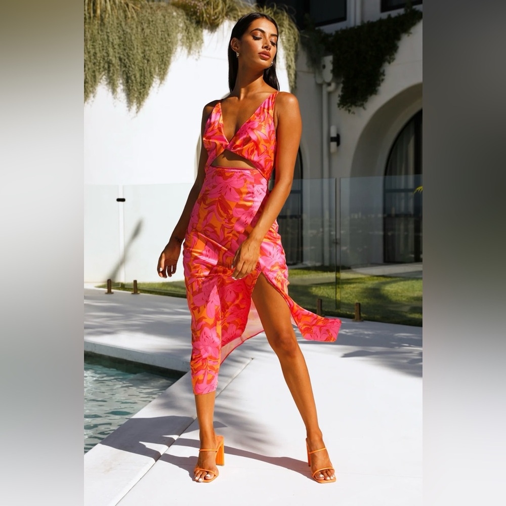 Hello Molly Satin Pink Dress. Size Medium. Worn once to a luau.